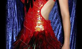 Robe à paillettes plumes - cabaret burlesque